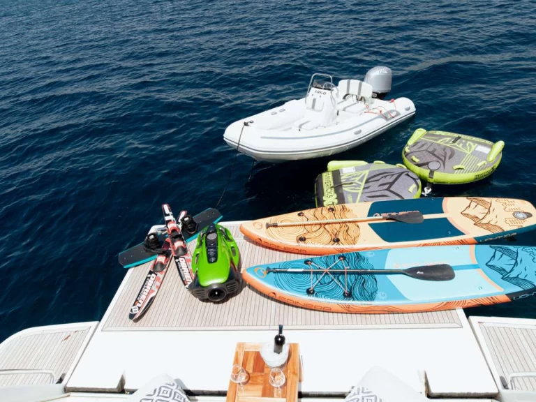 Ferretti ARGO V te huur van particulier of professional in Glyfáda