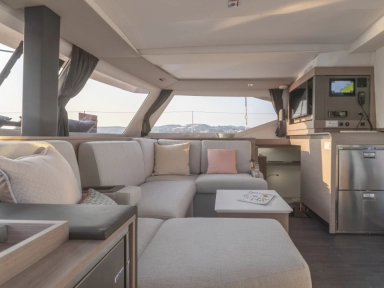 Verhuur Catamaran in Propriano - Fountaine Pajot Isla 40