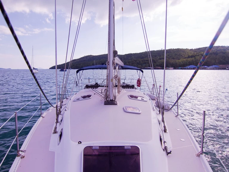 Huur een Catalina Yachts catalina 375 in Mai Khao