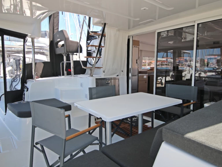 Verhuur Catamaran in Rogoznica - Lagoon Lagoon 43