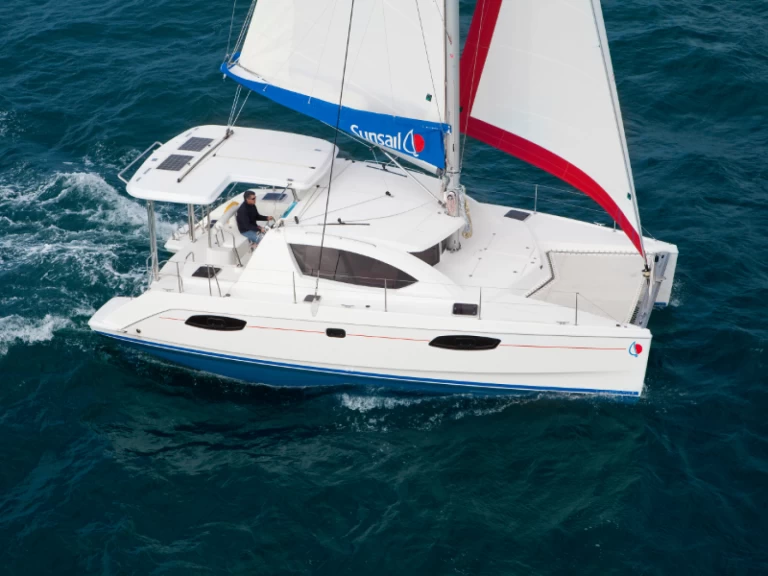 Verhuur Catamaran in Raiatea - Leopard Leopard 40