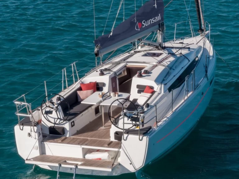 Bootverhuur Procida goedkoop Sun Odyssey 389