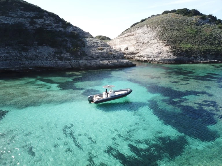 Sea Water Phantom 260 te huur van particulier of professional in Bonifacio