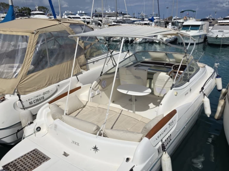 Jachthuur in Villeneuve-Loubet - Jeanneau Cap Camarat 705 via SamBoat