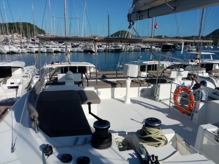 Bootverhuur Lagoon Lagoon 620 in Eden Island via SamBoat