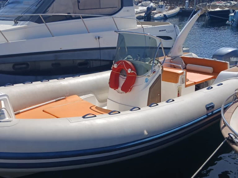 Bootverhuur Capelli Capelli 770 Luxe in Hyères via SamBoat