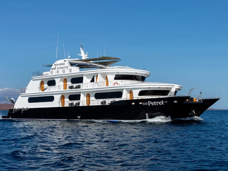  Power Cat - Petrel Cabin te huur van particulier of professional in Baltra Island