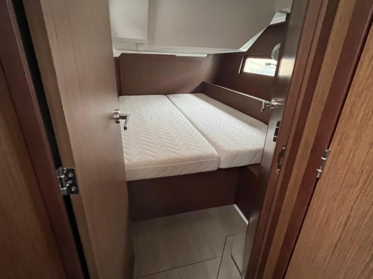 Bootverhuur Furnari goedkoop Oceanis 46.1