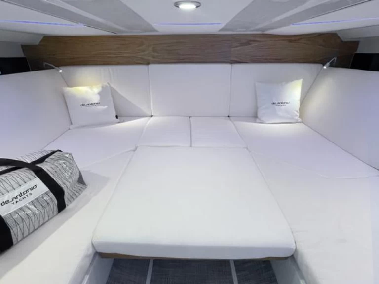 Huur een D36 De Antonio in Ibiza Town