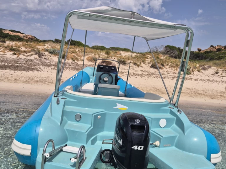 RIB te huur in Arzachena voor de beste prijs