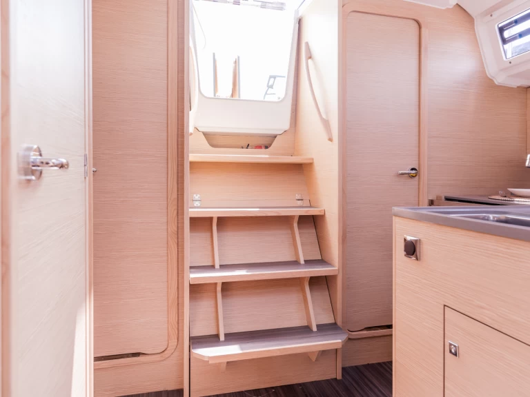 Bootverhuur Dufour Dufour 37 in Marina (City) via SamBoat