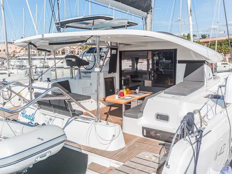 Huur Catamaran met of zonder schipper Lagoon in Furnari