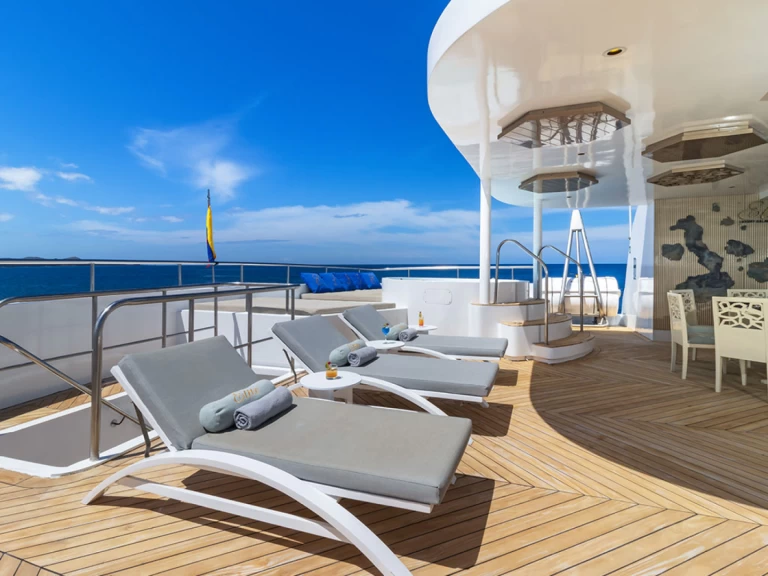 Bootverhuur Baltra Island goedkoop Power Cat - Elite