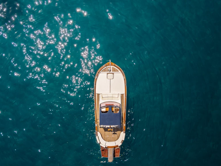 Verhuur Motorboot Tecnonautica met vaarbewijs