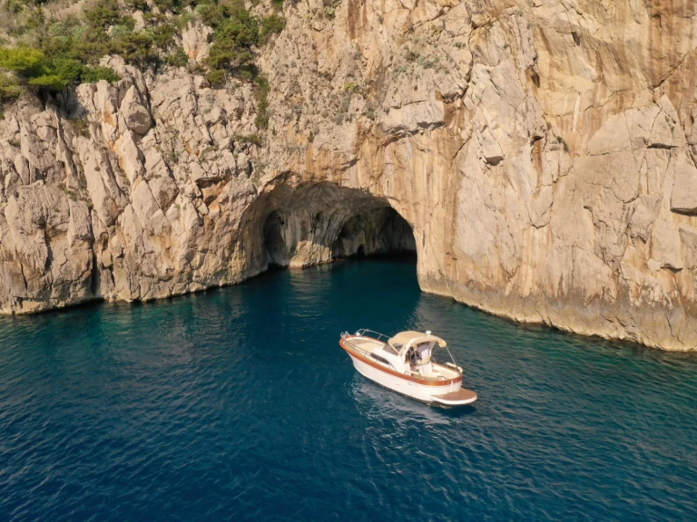 Huur een Mimi Libeccio 850 Sport in Sorrento