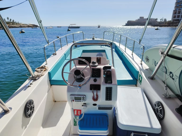 Motorboot te huur in San Ġiljan voor de beste prijs