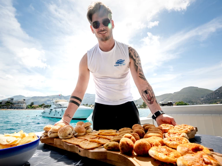 Jachthuur in La Cala (porto Palermo) - Mochi Craft Mochi Craft 42 Fly via SamBoat