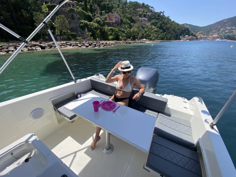 Bootverhuur Mandelieu-la-Napoule goedkoop Pacific craft 750 sun cruiser