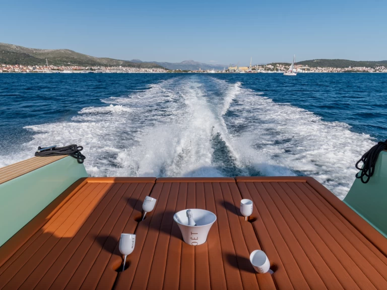 Huur een  Felix 37 in Split