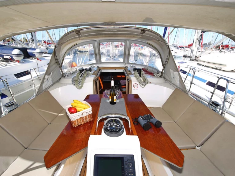 Verhuur Zeilboot in Murter-Kornati - Bavaria Cruiser 37