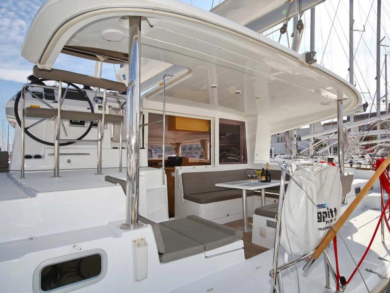 Huur Catamaran met of zonder schipper Lagoon in Trogir