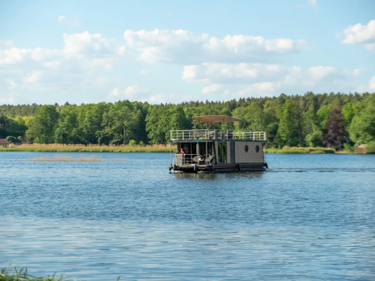 Bootverhuur WOMA Woma D13 in Fürstenberg/Havel via SamBoat