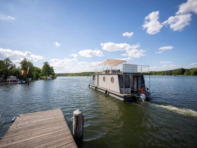 Bootverhuur WOMA Woma D13 in Fürstenberg/Havel via SamBoat