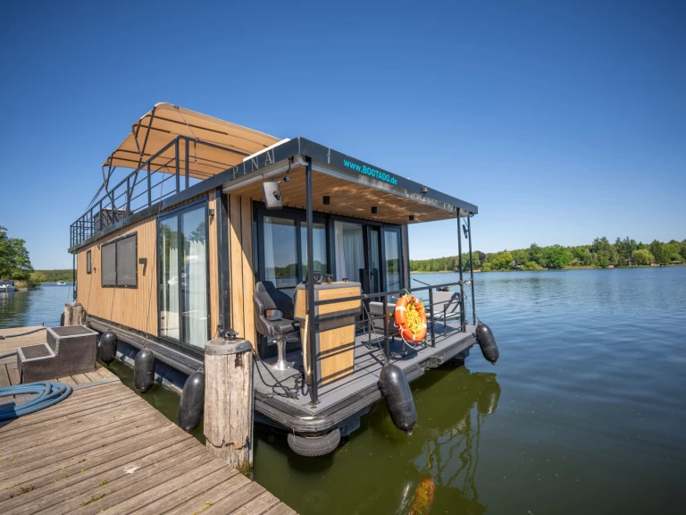 Huur een WOMA Woma D13 in Fürstenberg/Havel