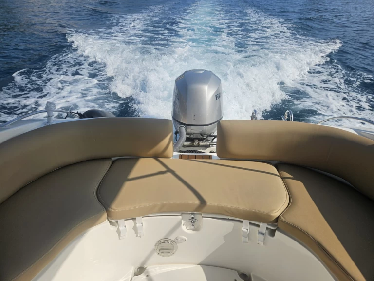 Motorboot te huur in Orašac voor de beste prijs
