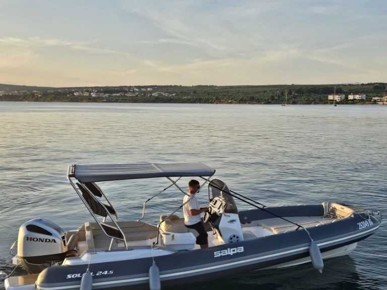 Bootverhuur Salpa Salpa Soleil 24.5 in Tkon via SamBoat