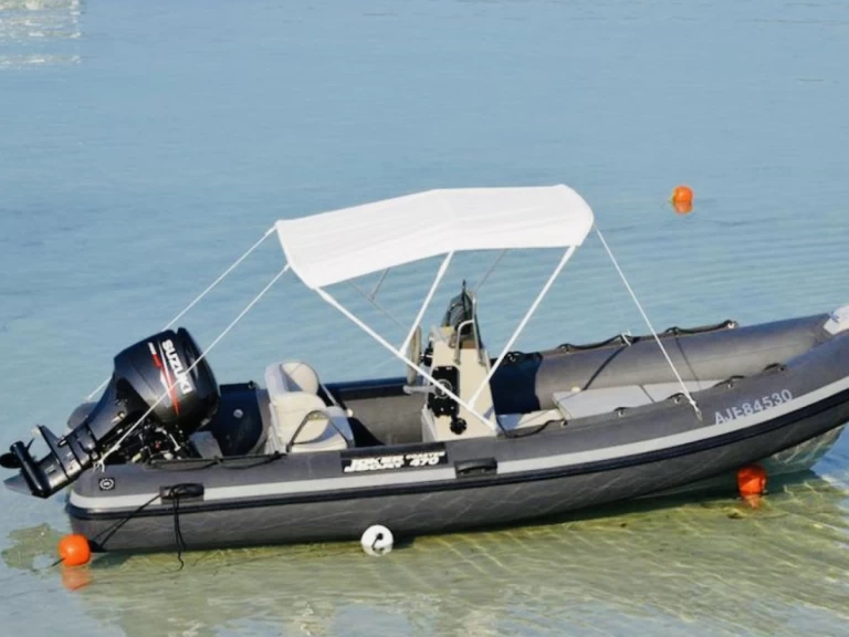 RIB te huur in Santa Giulia voor de beste prijs