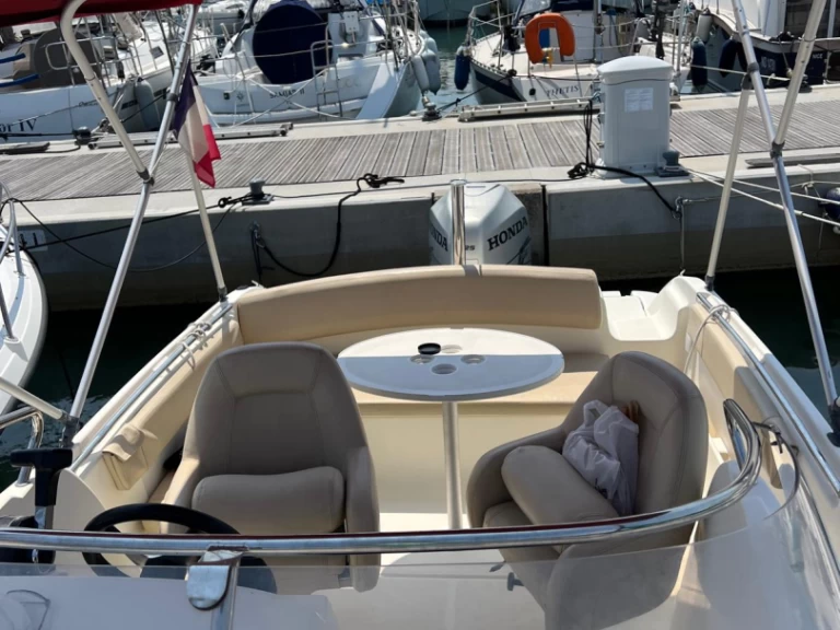 Huur Motorboot met of zonder schipper Jeanneau in Les Issambres
