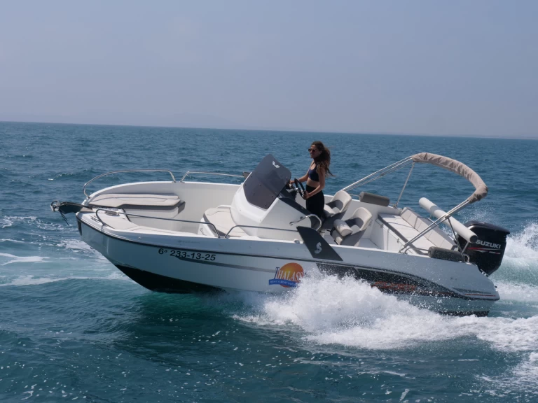 Bénéteau Flyer 6.6 SPACEdeck te huur van particulier of professional in Empuriabrava