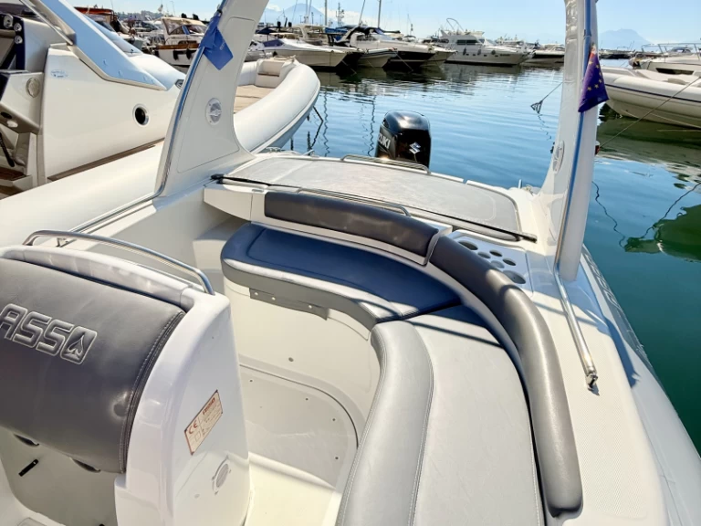 Huur een Asso CHARISMA PASSIONE in Porto di Mergellina