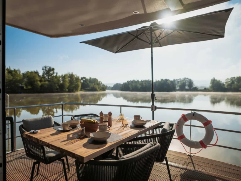 Woonboot te huur in Höxter voor de beste prijs