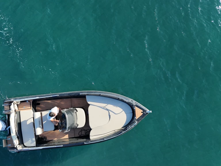 Huur Motorboot met of zonder schipper Poseidon in Firá