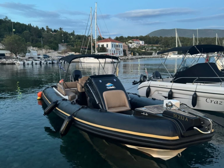 Huur een yo boats 8.60 in Nikiána