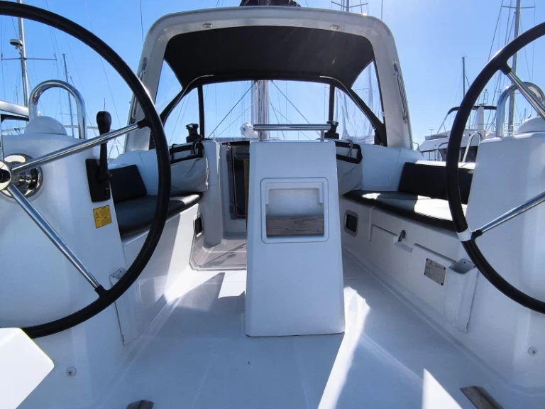 Huur Zeilboot met of zonder schipper Bénéteau in Les Sables-d'Olonne