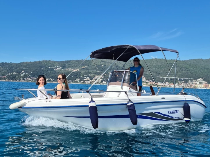 Huur een Ranieri Soverato 545 in Marina di Andora