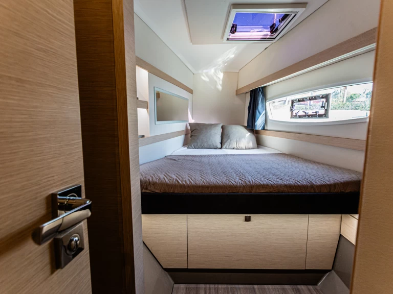 Catamaran te huur in Furnari voor de beste prijs