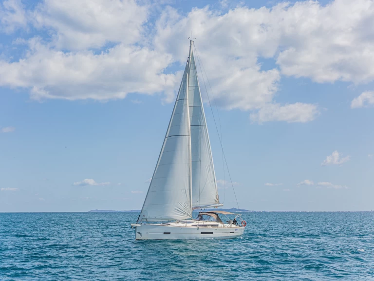 Bootverhuur Furnari goedkoop Dufour 520 Grand Large