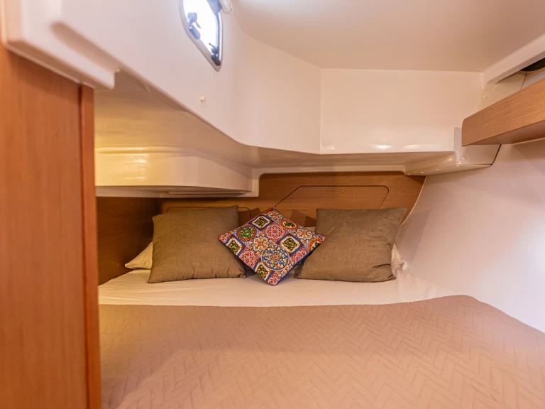 Jeanneau Sun Odyssey 319 te huur van particulier of professional in Palermo