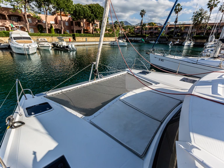 Verhuur Catamaran in Furnari - Fountaine Pajot Lucia 40