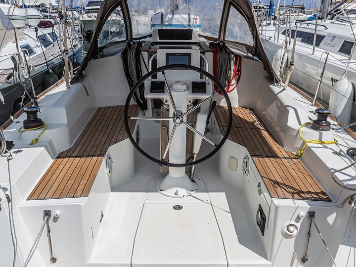 Verhuur Zeilboot Jeanneau met vaarbewijs