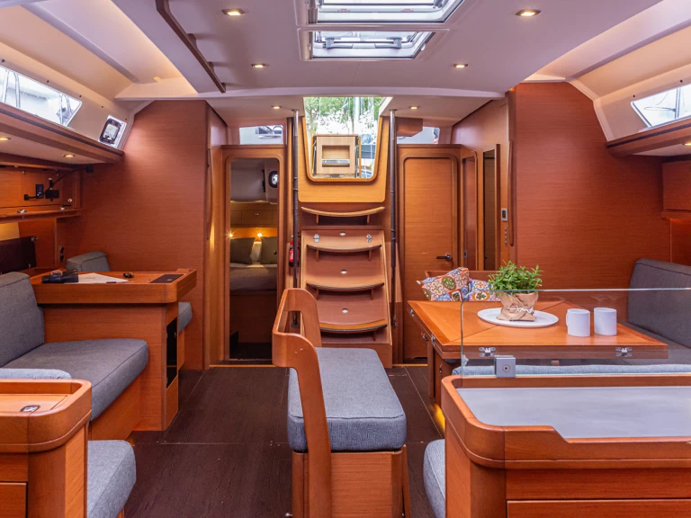 Dufour Dufour 56 Exclusive te huur van particulier of professional in Furnari