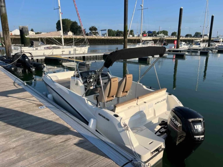 Huur Motorboot met of zonder schipper Quicksilver in Ouistreham
