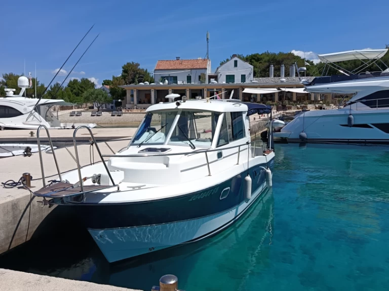 Verhuur Motorboot Bénéteau met vaarbewijs