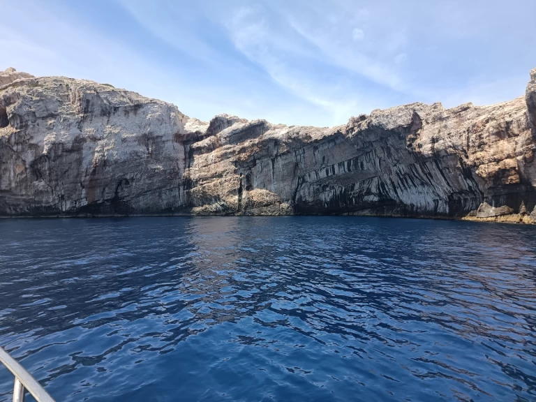 Bootverhuur Bénéteau Antares 760 in Šibenik via SamBoat