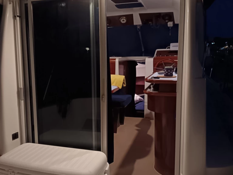 Verhuur Motorboot Bénéteau met vaarbewijs