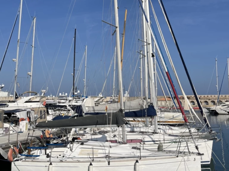 Huur Zeilboot met of zonder schipper Bénéteau in Antibes